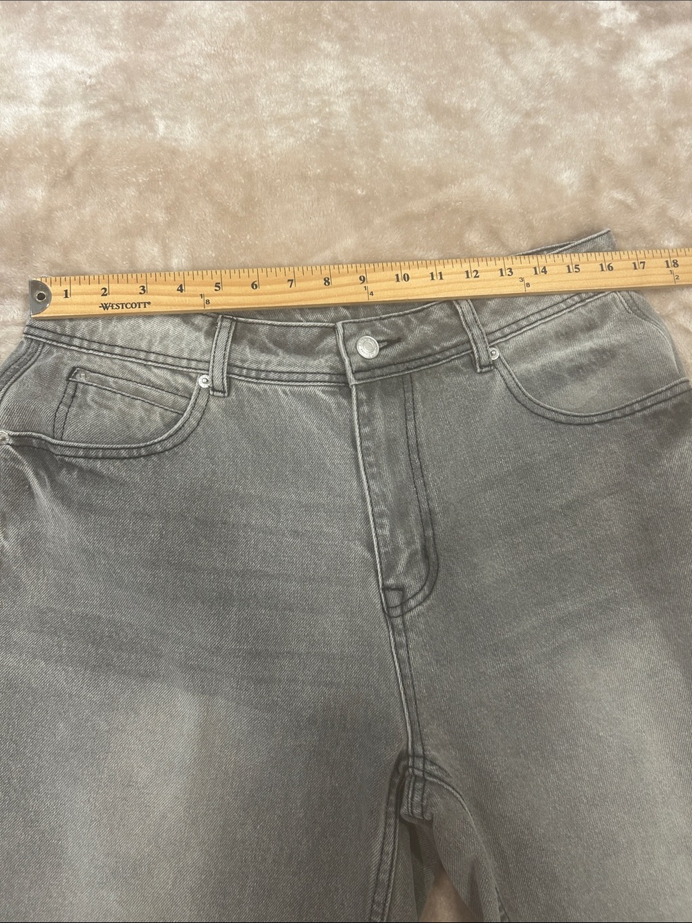 Aaron & Amber shorts Womens sz large Light Black Wash Denim Bermuda grunge flaw - Picture 9 of 14